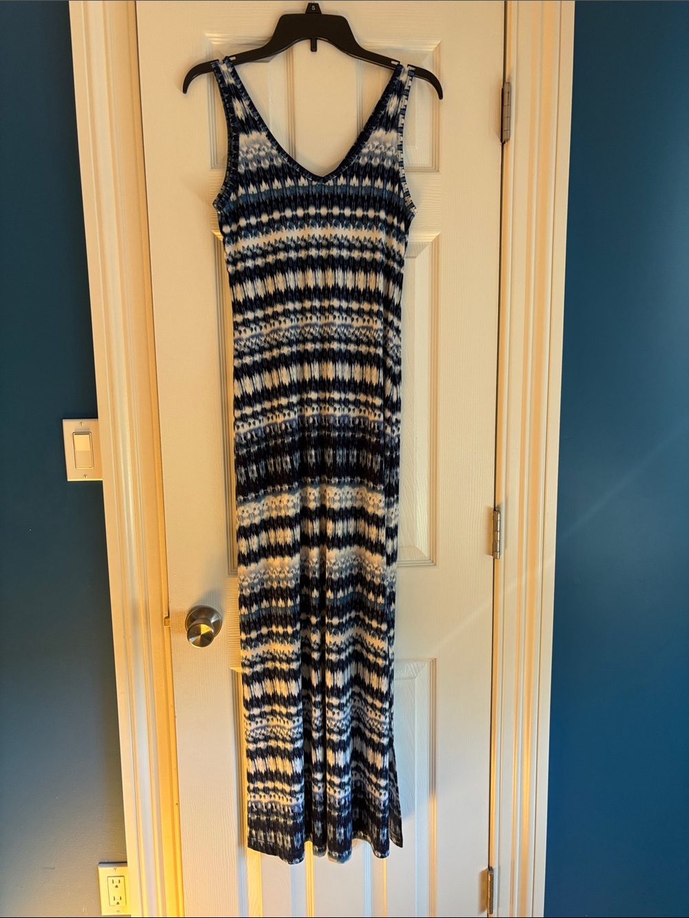Karen Kane Navy and White Tie-Dye Maxi Dress